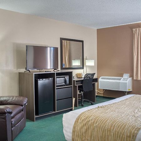 Super 8 By Wyndham Sturgis Exterior foto