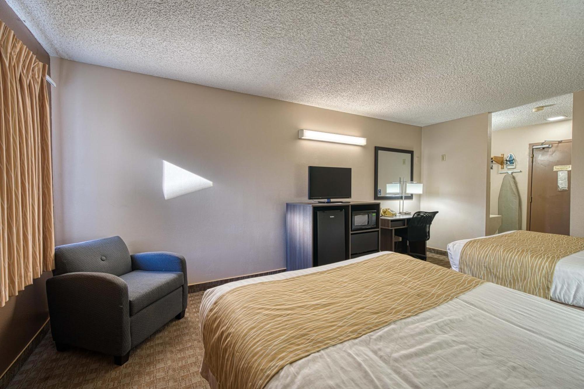 Super 8 By Wyndham Sturgis Exterior foto
